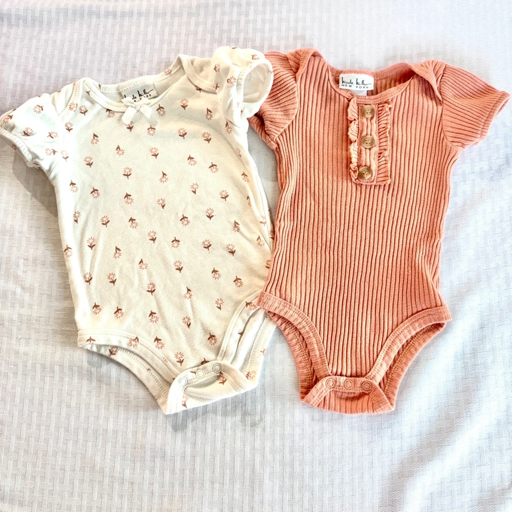 Nicole Miller Baby Girl Bodysuit Bundle 2-Pack Ribbed & Floral Print Size 12M
